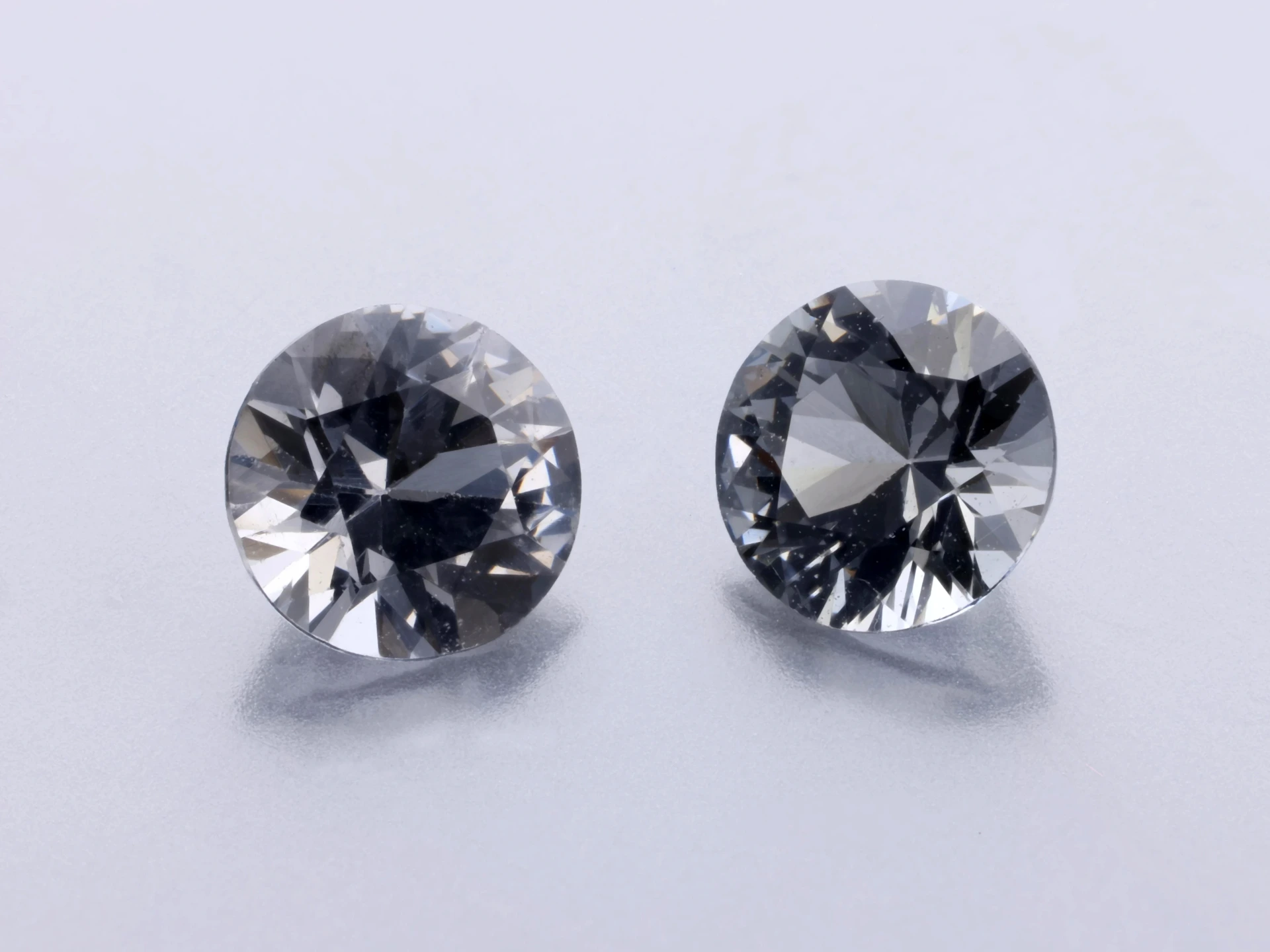 Spinel 4.00mm Round Dark Grey