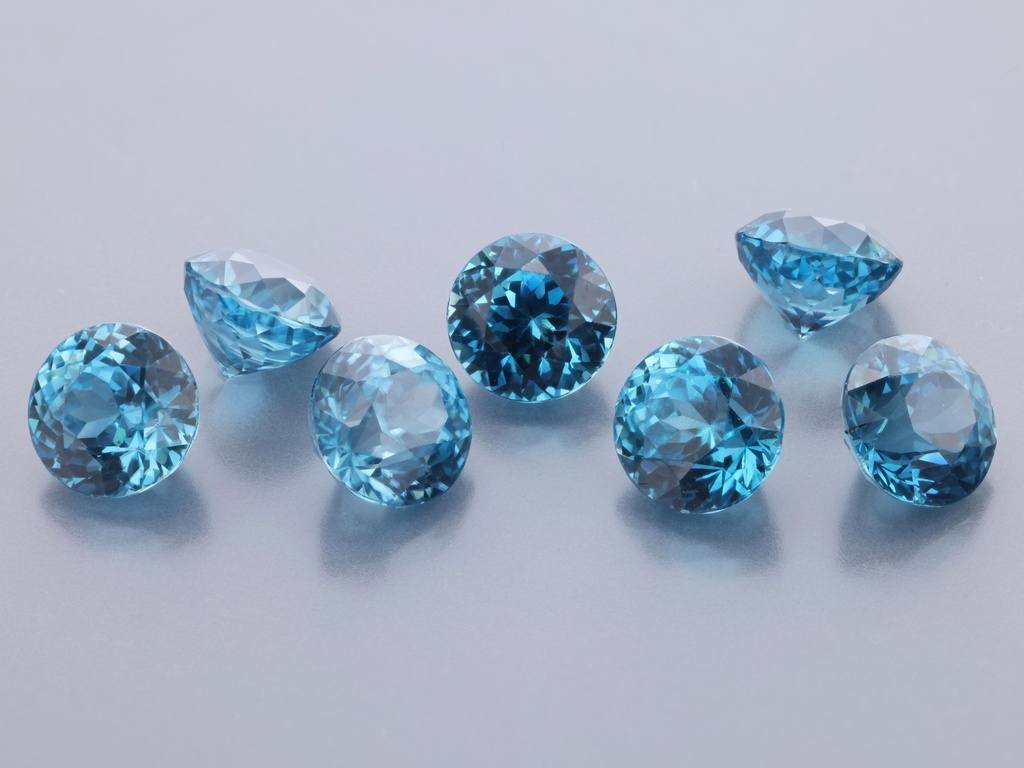 Zircon 5.50mm +/- Round Blue
