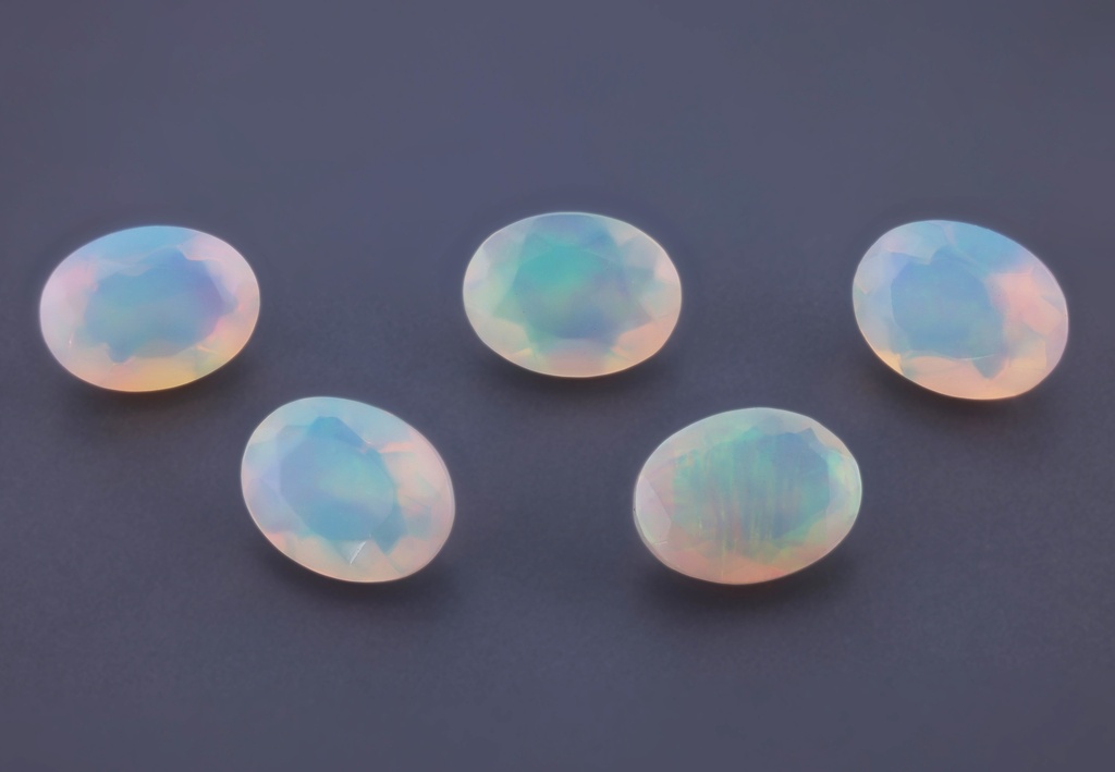 [NWVB0705P1] Ethiopian White Opal 7x5mm Oval Faceted