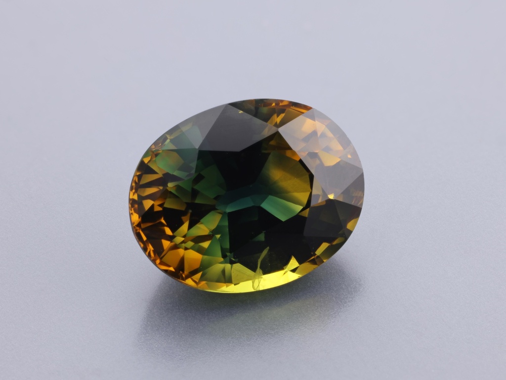 Parti Sapphire 8.57x6.64mm Oval