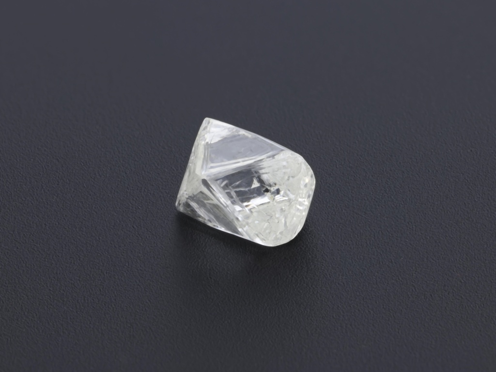 [DMFX0600X1] Diamond Octahedron Crystal 6.00mm +/-