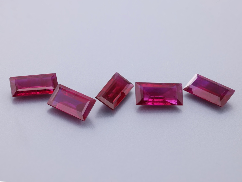 [RRBS0603] Ruby 6x3mm +/- Baguette Red