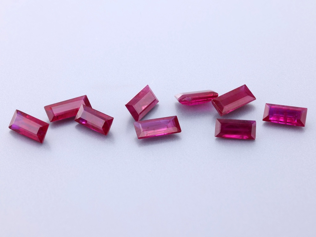 [RRBS0502] Ruby 5x2.5mm +/- Baguette Red
