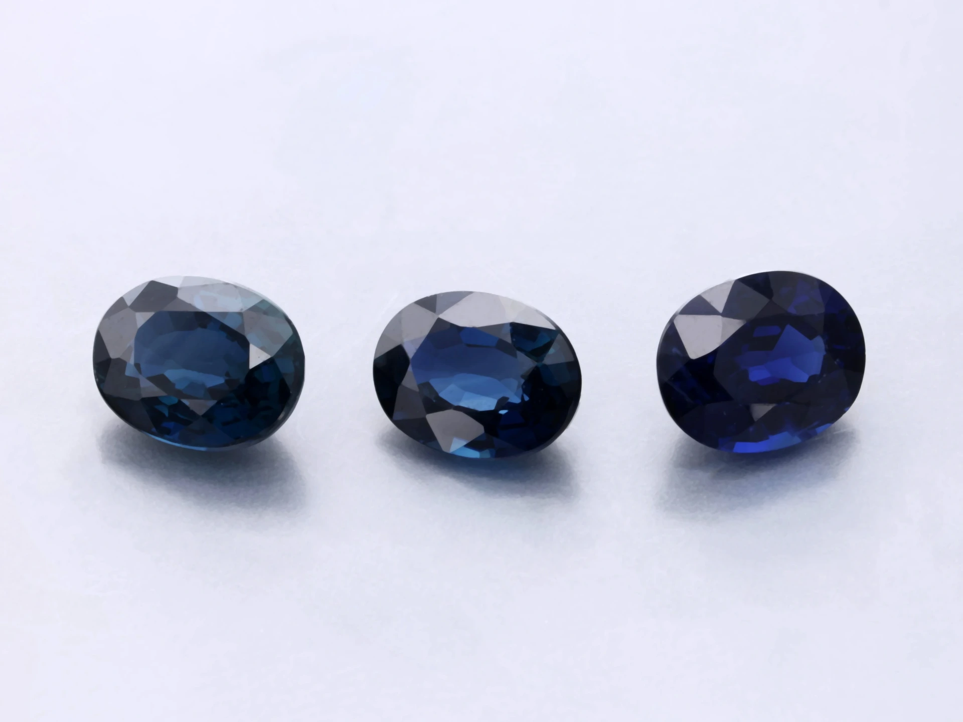 Australian Sapphire 5x4mm +/- Oval Mid to Dark