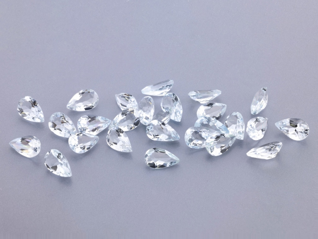 Aquamarine 5x3mm Pear Shape Light