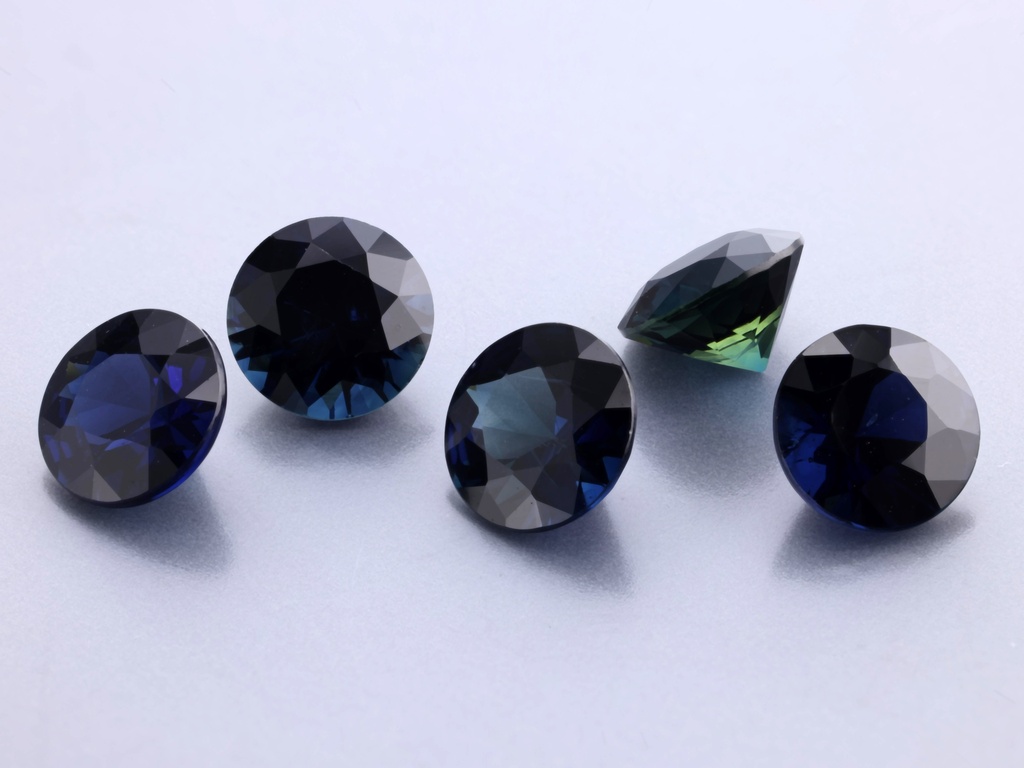 Australian Sapphire 5.00mm Round Diamond Cut Dark Blue