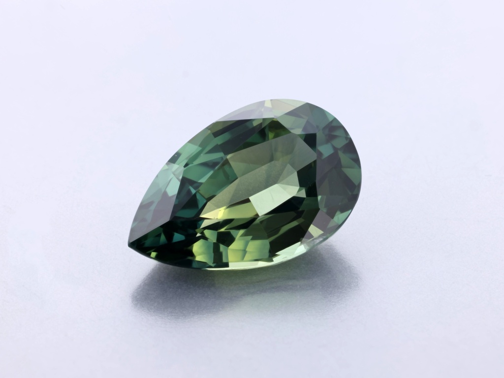 Parti Sapphire 8.78 x 5.70x 3.77mm Pear Shape