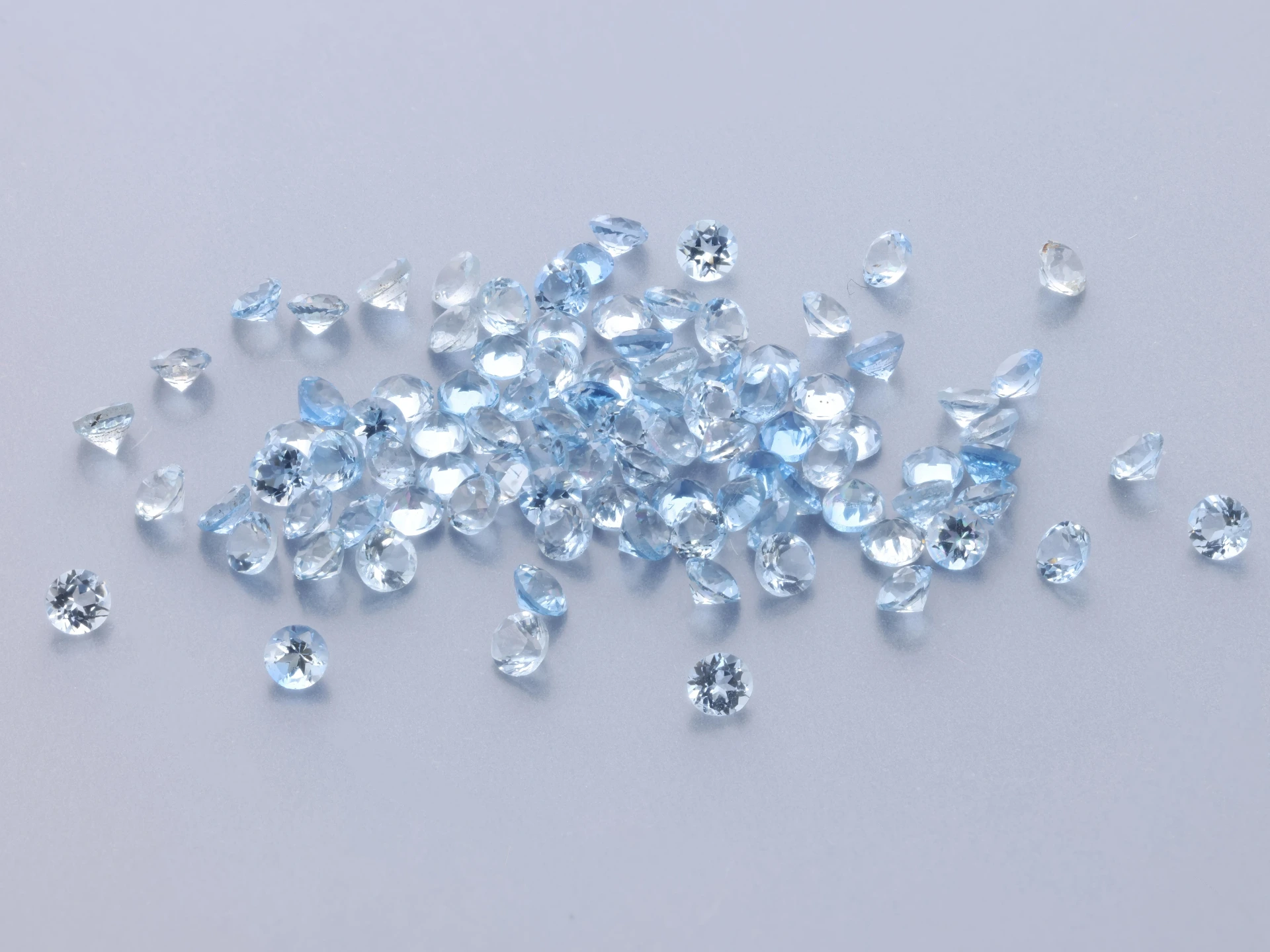 Aquamarine 1.75mm Round Mid Blue
