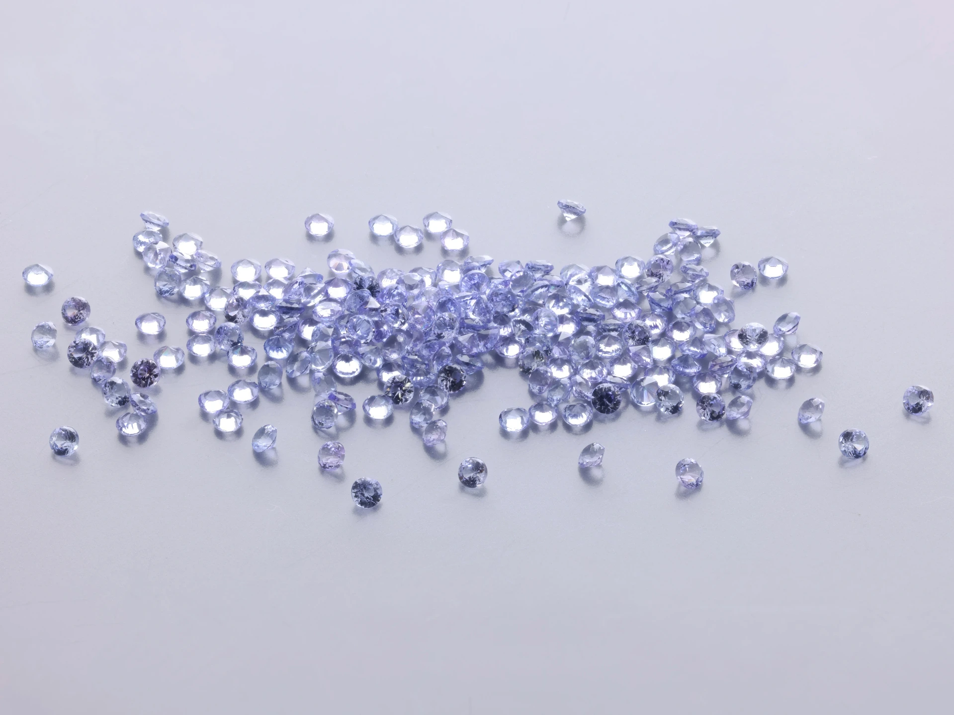 Tanzanite 1.00mm Round Diamond Cut