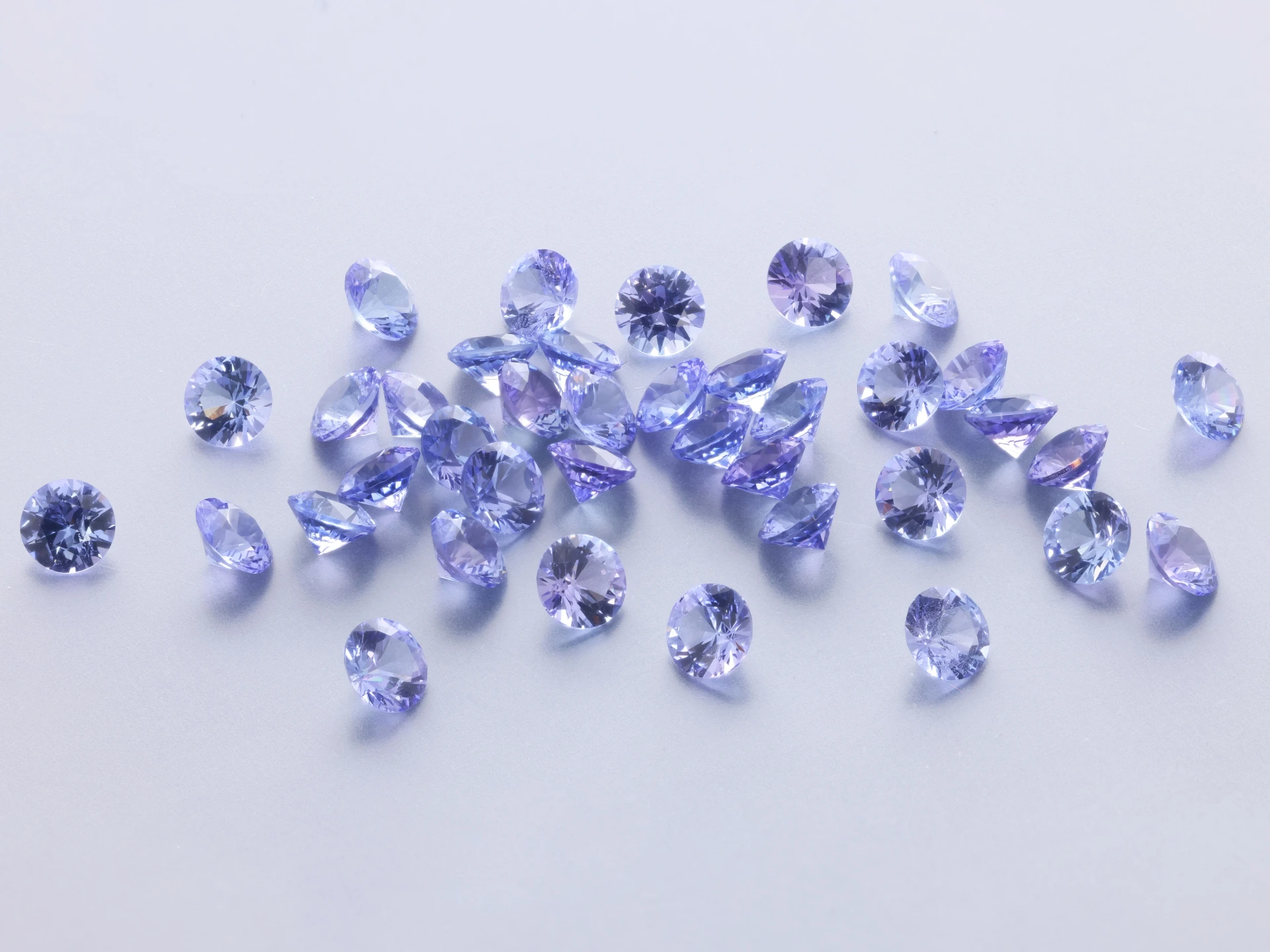 Tanzanite 2.75mm Round Diamond Cut