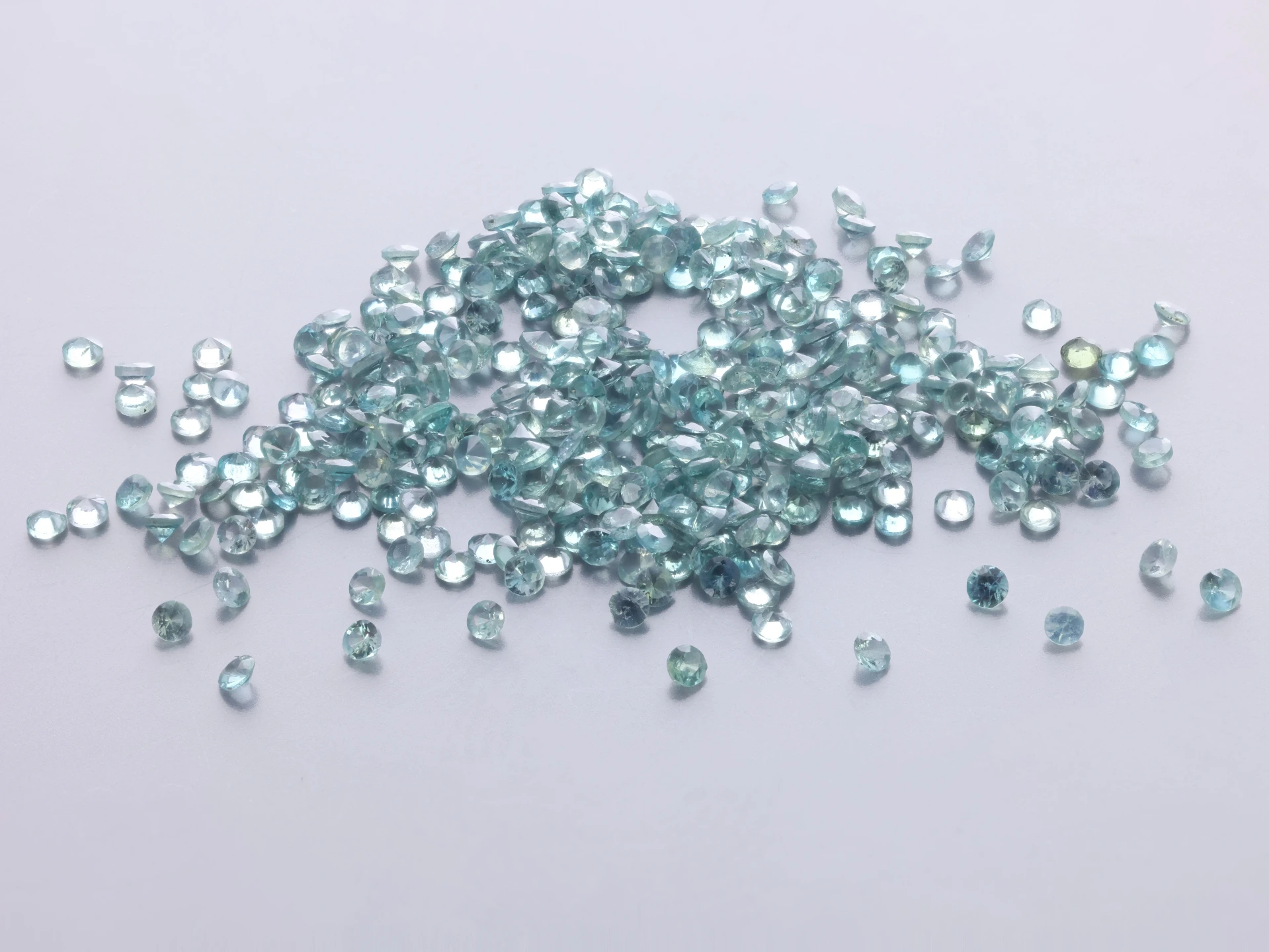 Alexandrite 1.00mm Round Diamond Cut