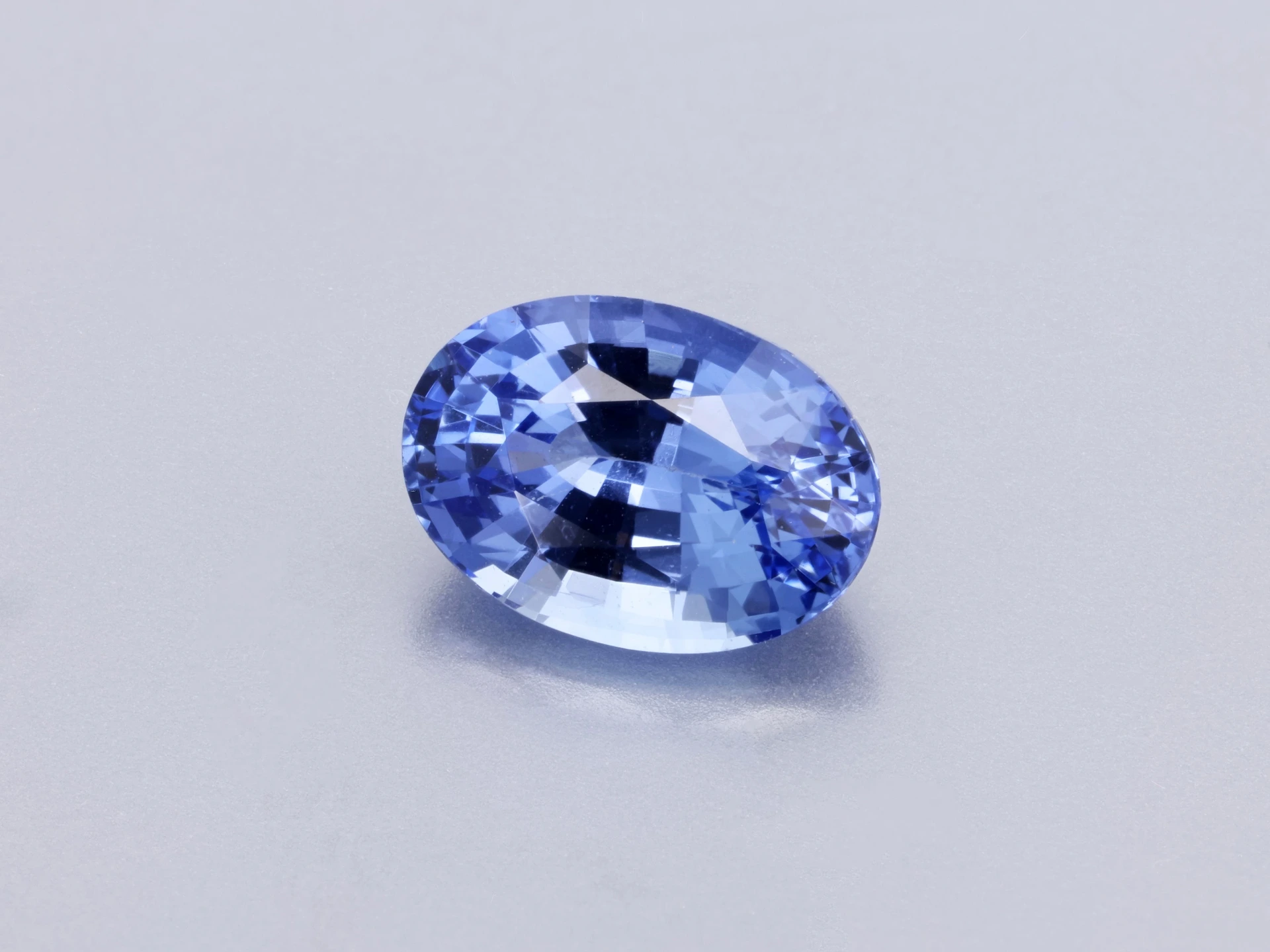 Ceylon Sapphire 6.91 x 4.91 x 3.53mm Oval Light Blue