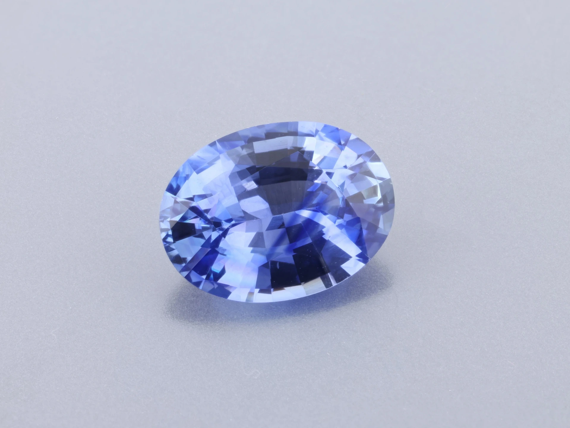 Ceylon Sapphire 7.12 x 5.33 x 2.90mm Oval Mid Blue