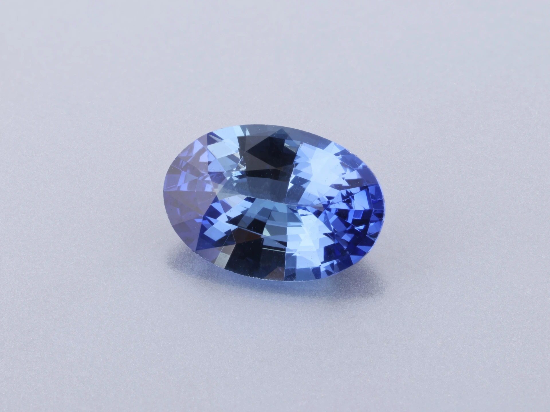 Ceylon Sapphire 6.98 x 4.83 x 2.87mm Oval Mid Blue