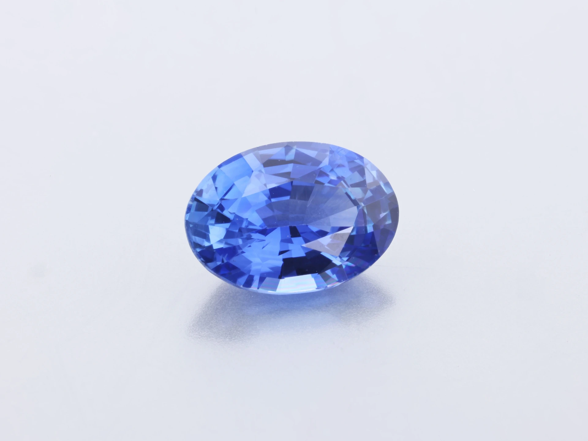 Ceylon Sapphire 6.85 x 4.84 x 3.12mm Oval Mid Blue