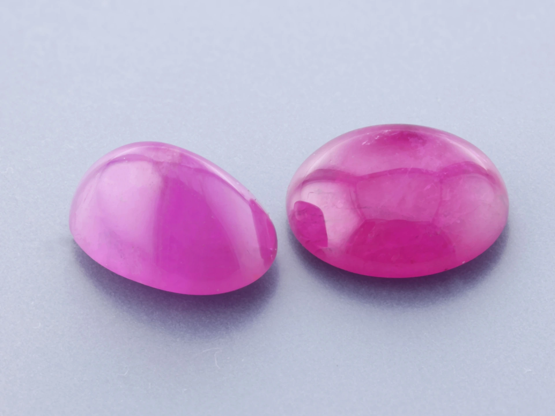 [SPVC0806] Burmese Ruby 8x6mm +/- Oval Cabochon