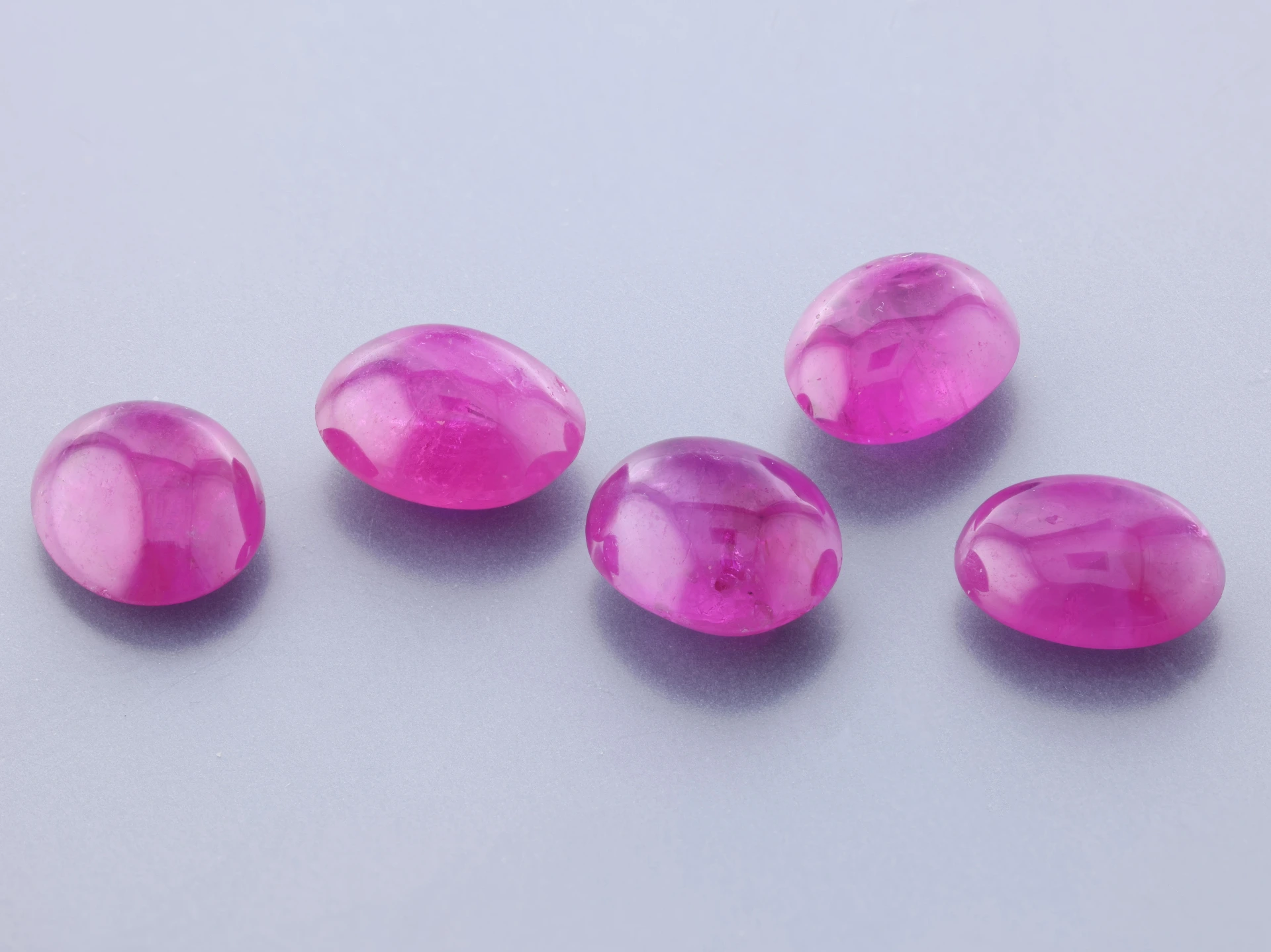 [SPVC0605] Burmese Ruby 6x5mm +/- Oval Cabochon