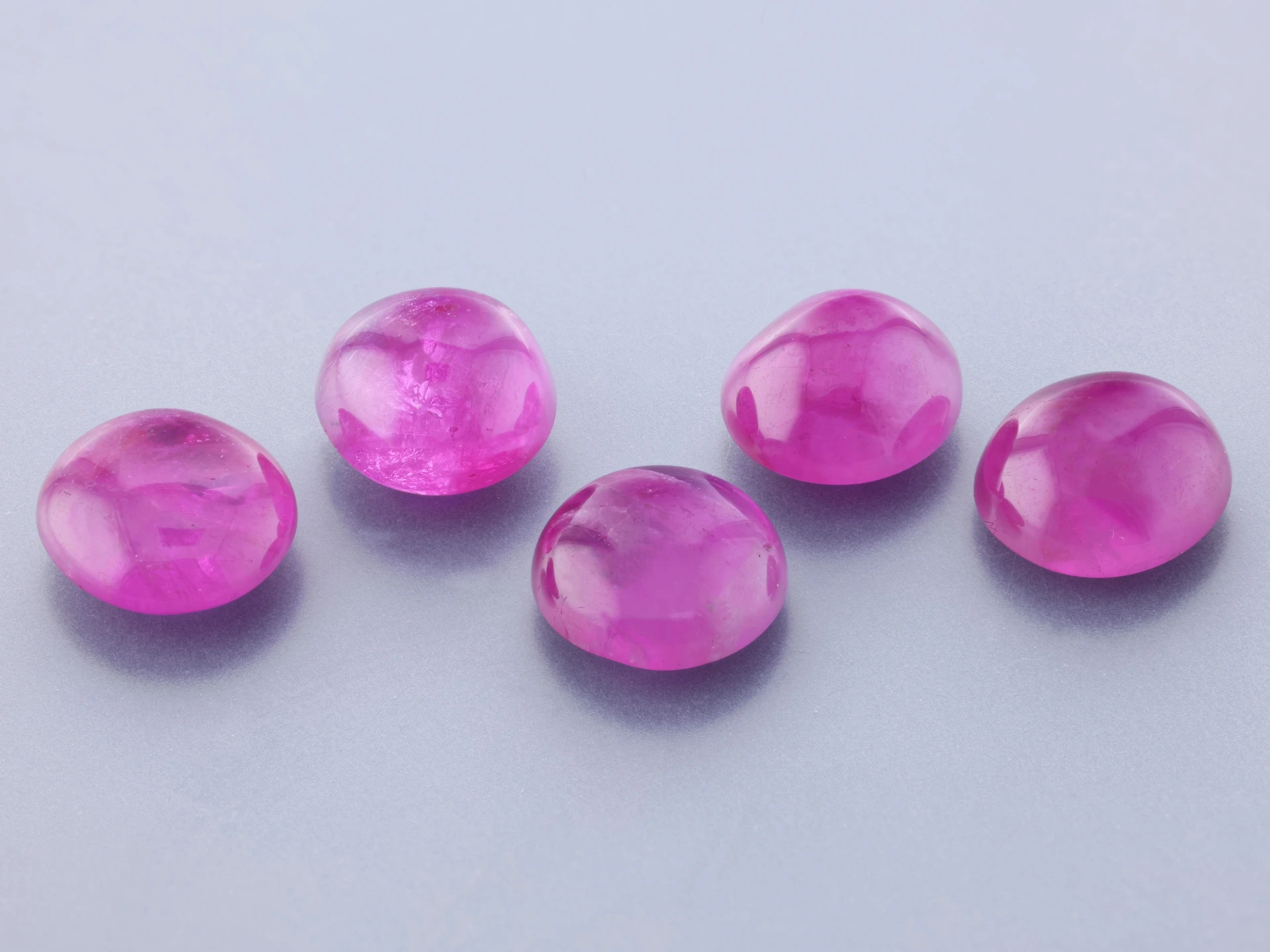[SPRC0600] Burmese Ruby 6.00mm +/- Round Cabochon