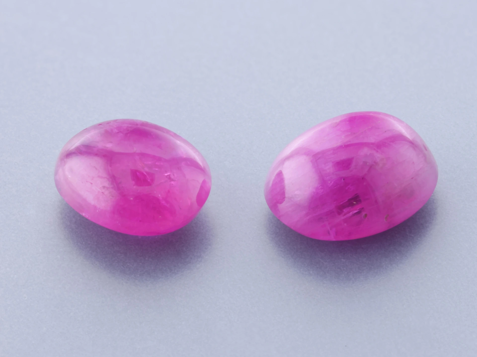 [SPVC0706P1] Burmese Ruby 7x6mm +/- Oval Cabochon Modest Parcel