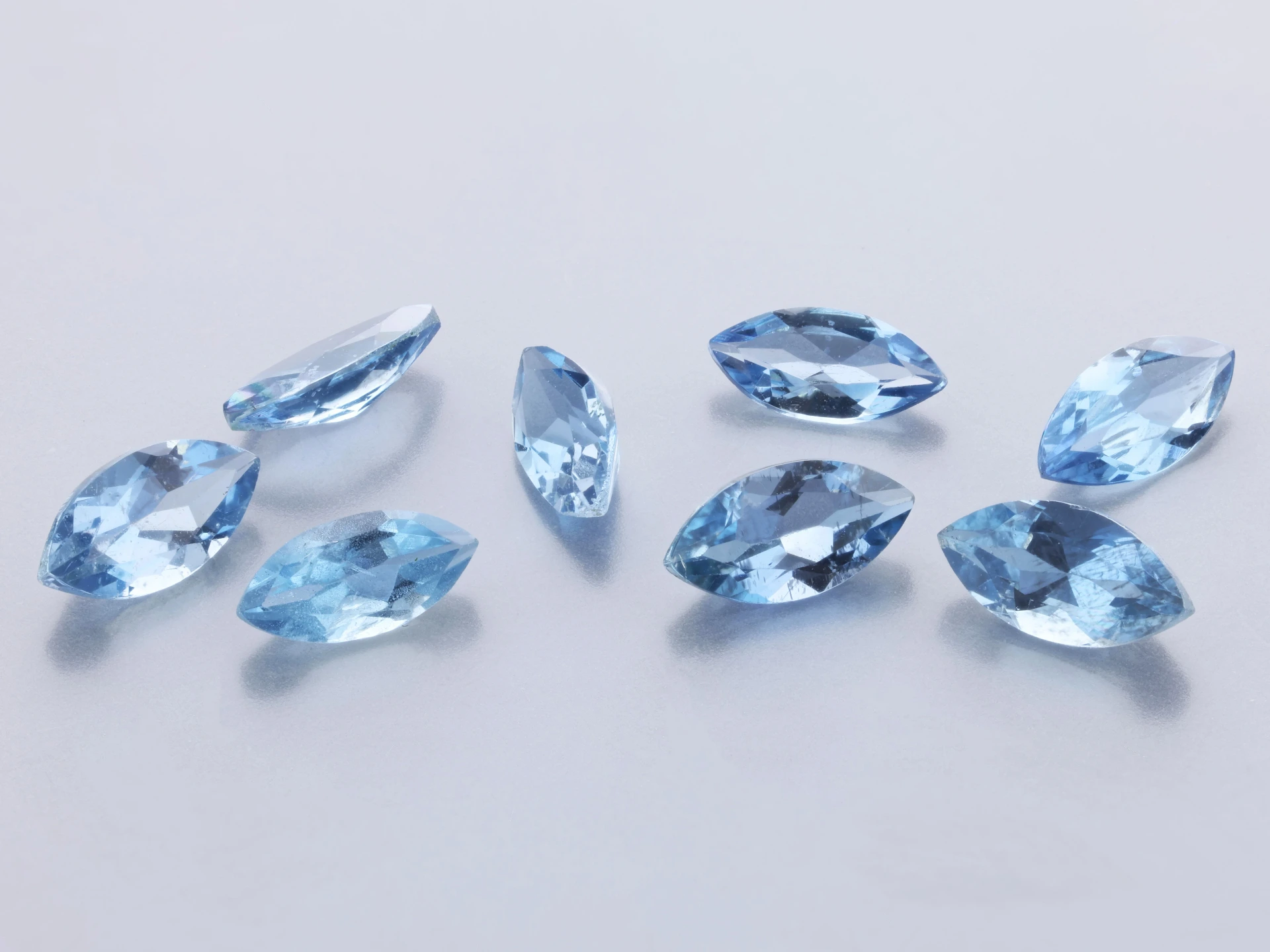 Aquamarine 5x2.5mm +/- Marquise