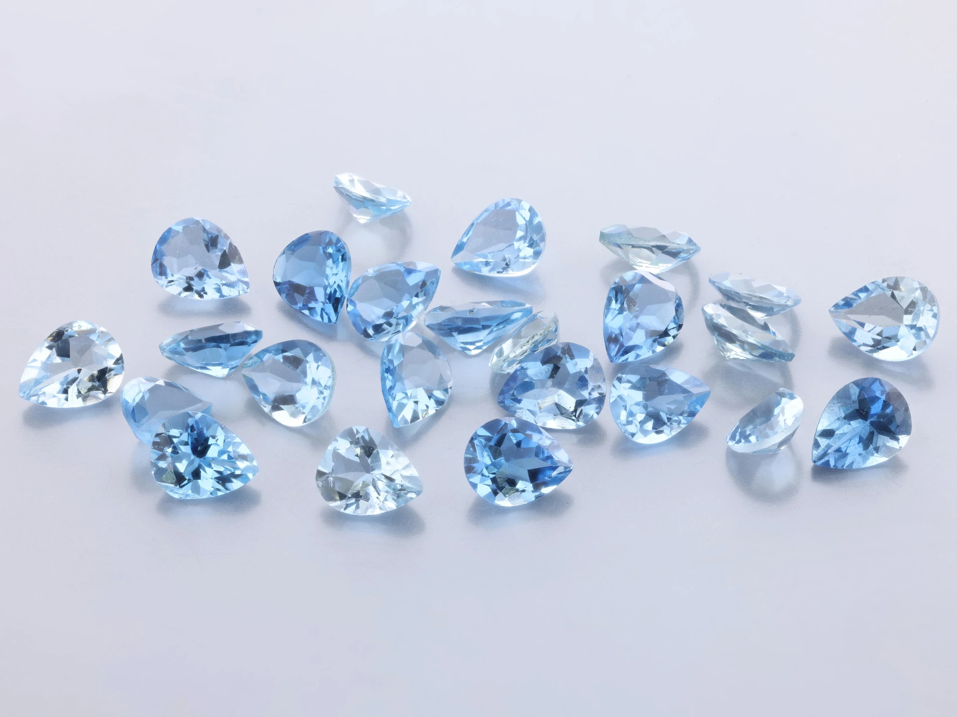 Aquamarine 5x4mm +/- Pear Shape