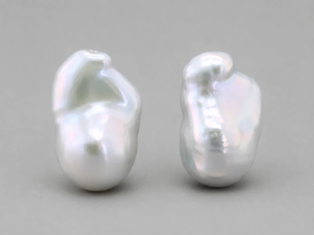 [JFUZ2015X4] Freshwater Pearl Baroque
20x14mm+/- Free Form Half
Drilled White PAIR