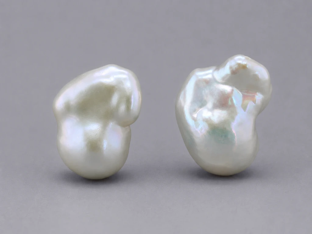 [JFUZ2015X9] Freshwater Pearl Baroque
20x14mm+/- Free Form Half
Drilled White PAIR