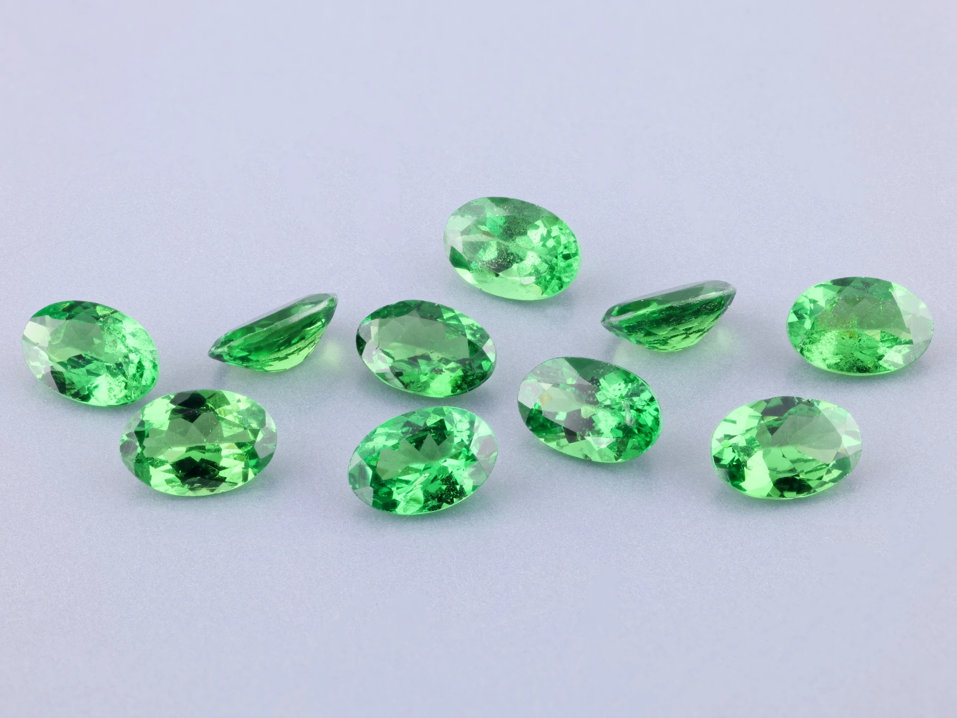 Tsavorite Garnet 6x4mm Oval