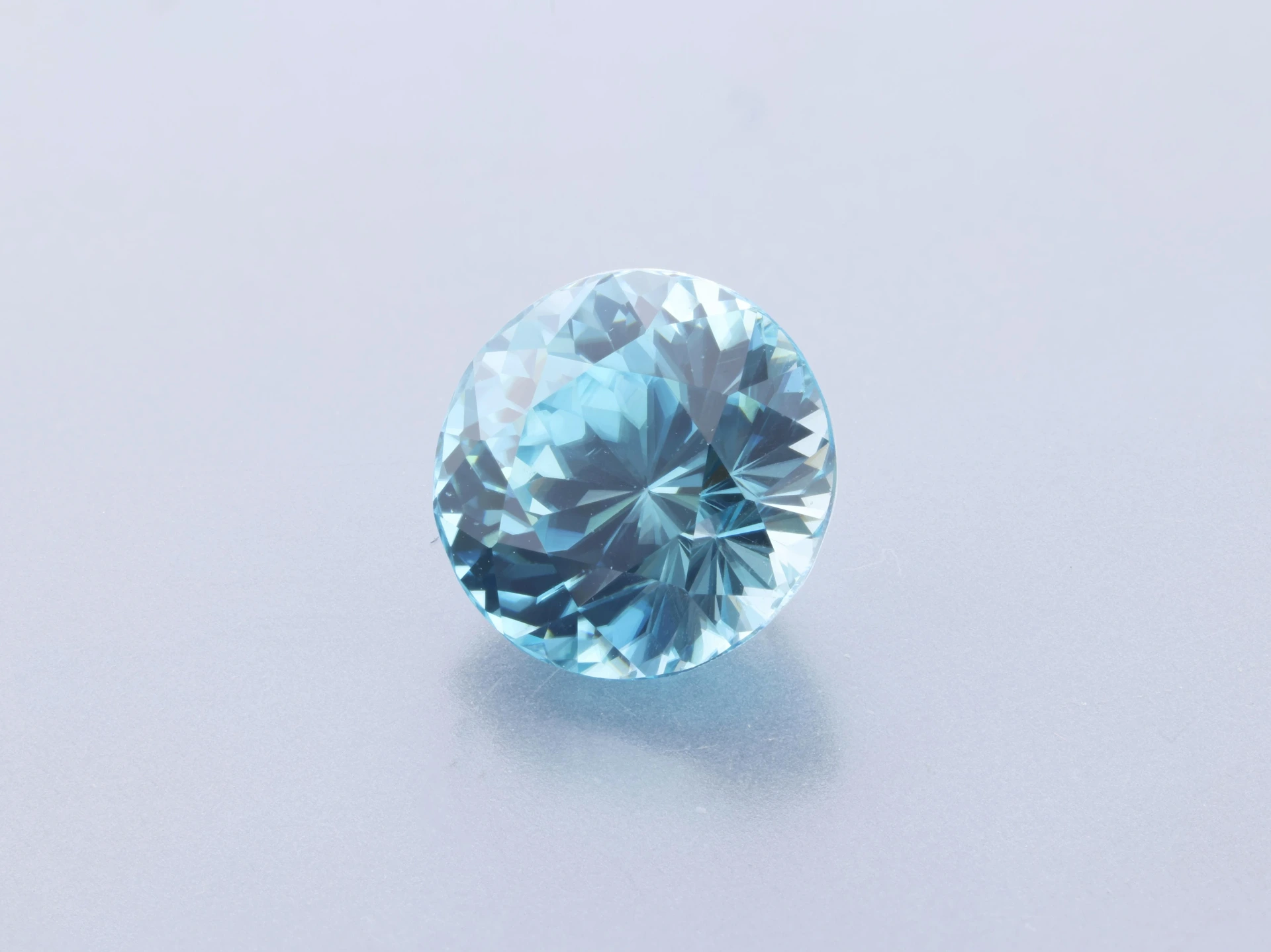Zircon 7.00mm Round Blue