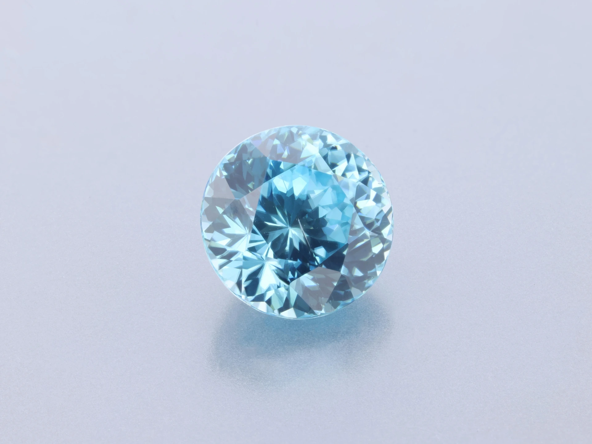 Zircon 7.00mm Round Blue