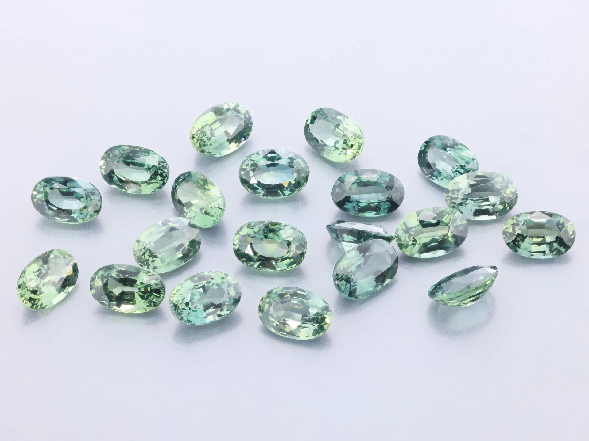Tanzanian Sapphire 6x4mm+/- Oval Green