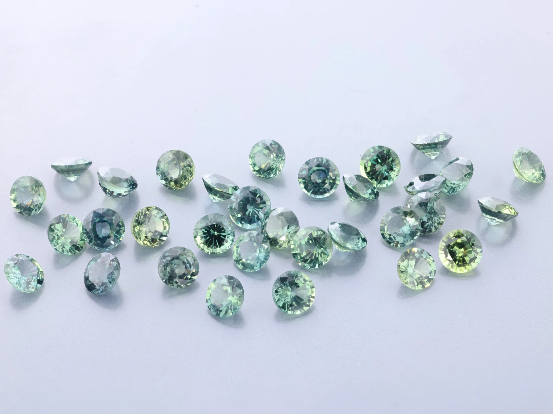 Tanzanian Parti Sapphire 4.00mm +/- Round