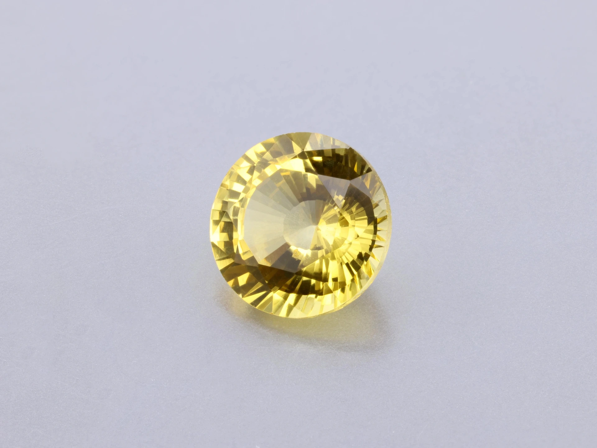 Yellow Sapphire 5.90mm Round Mid
