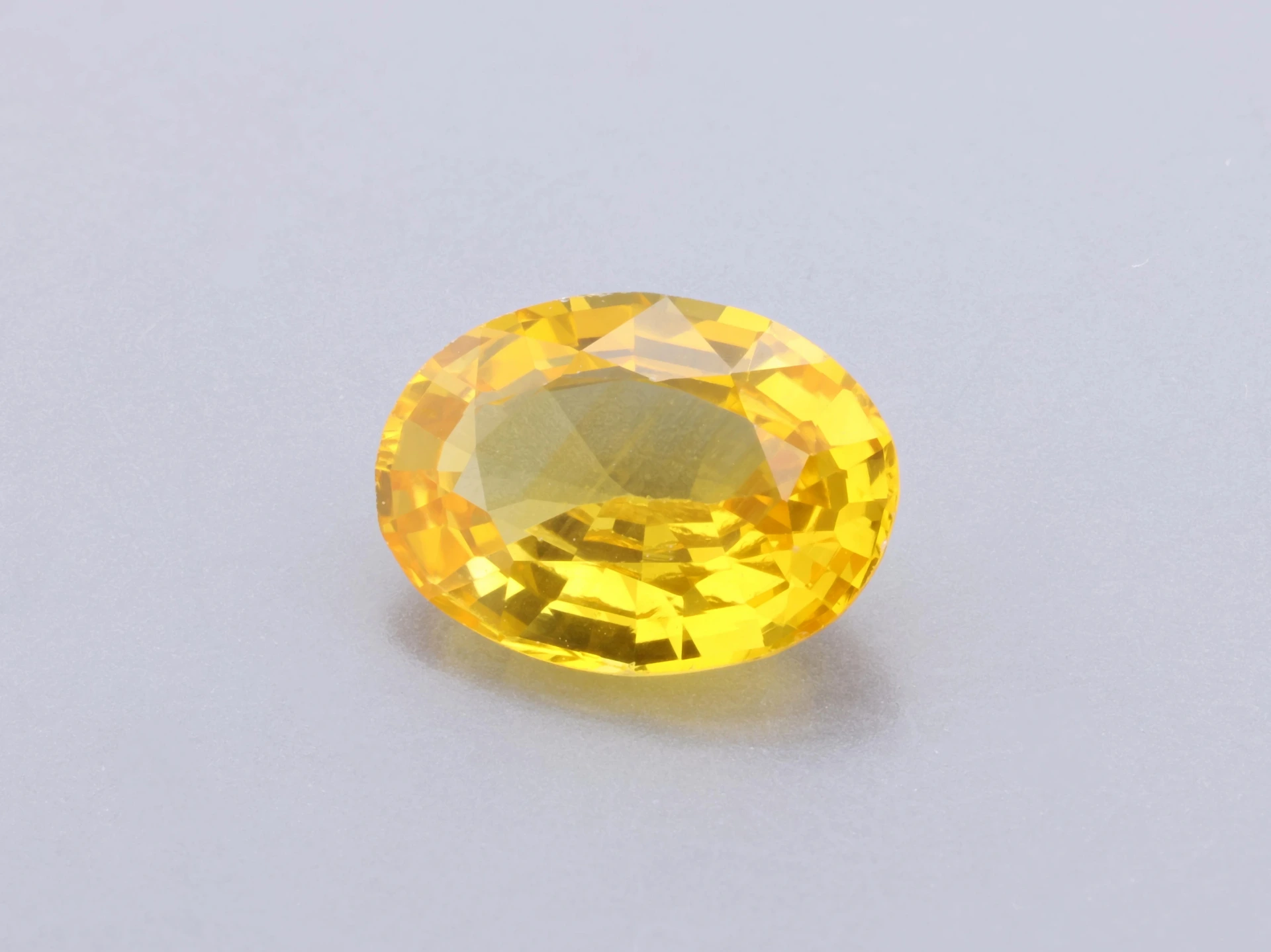 Yellow Sapphire 7x5mm Oval Dark
