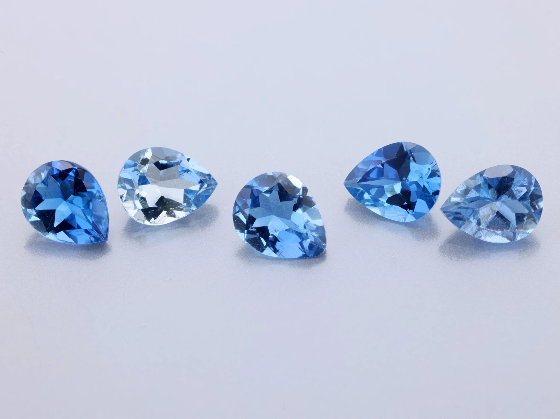 Aquamarine 5x4mm Pear shape Dark Blue