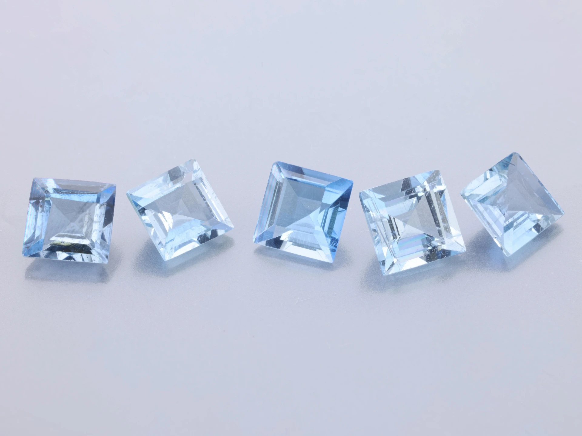 Aquamarine 4.00mm Carre Cut Mid Blue