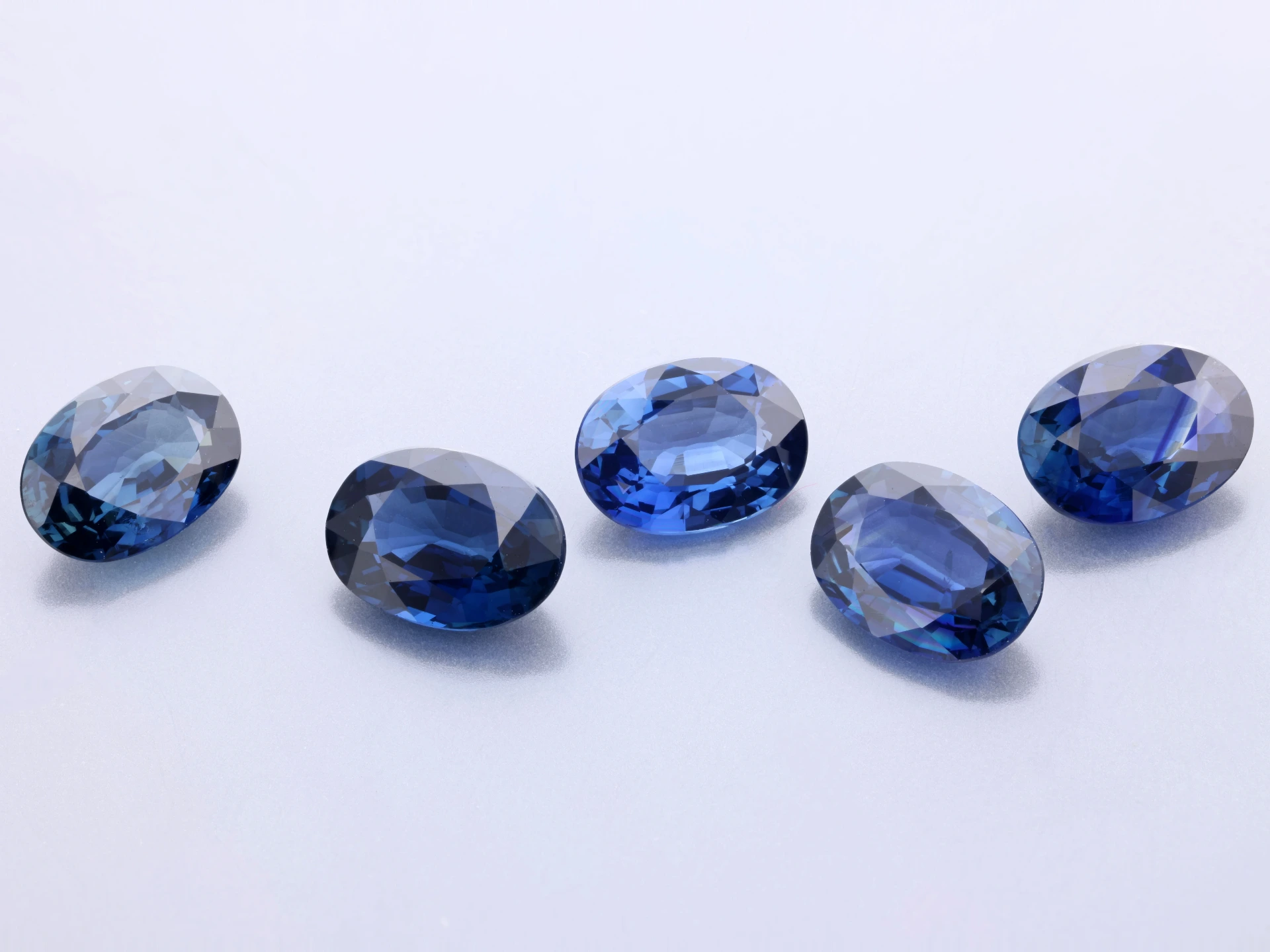 Australian Sapphire 7x5mm +/- Oval Mid Blue