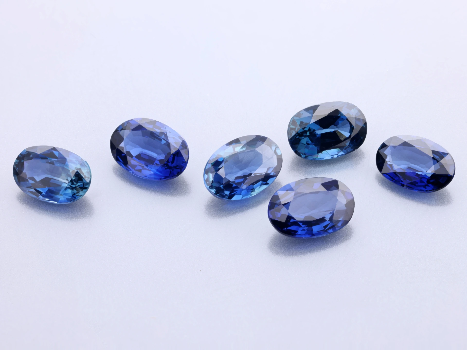 Australian Sapphire 6x4mm +/- Oval Mid