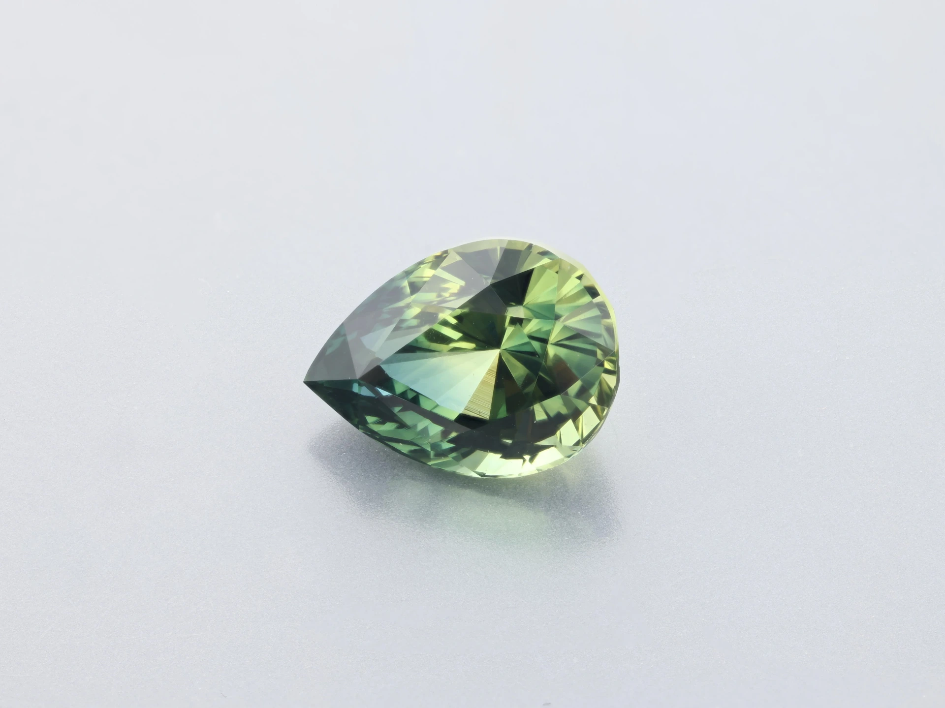 Parti Sapphire 7 x 5 x 4mm Pear Shape