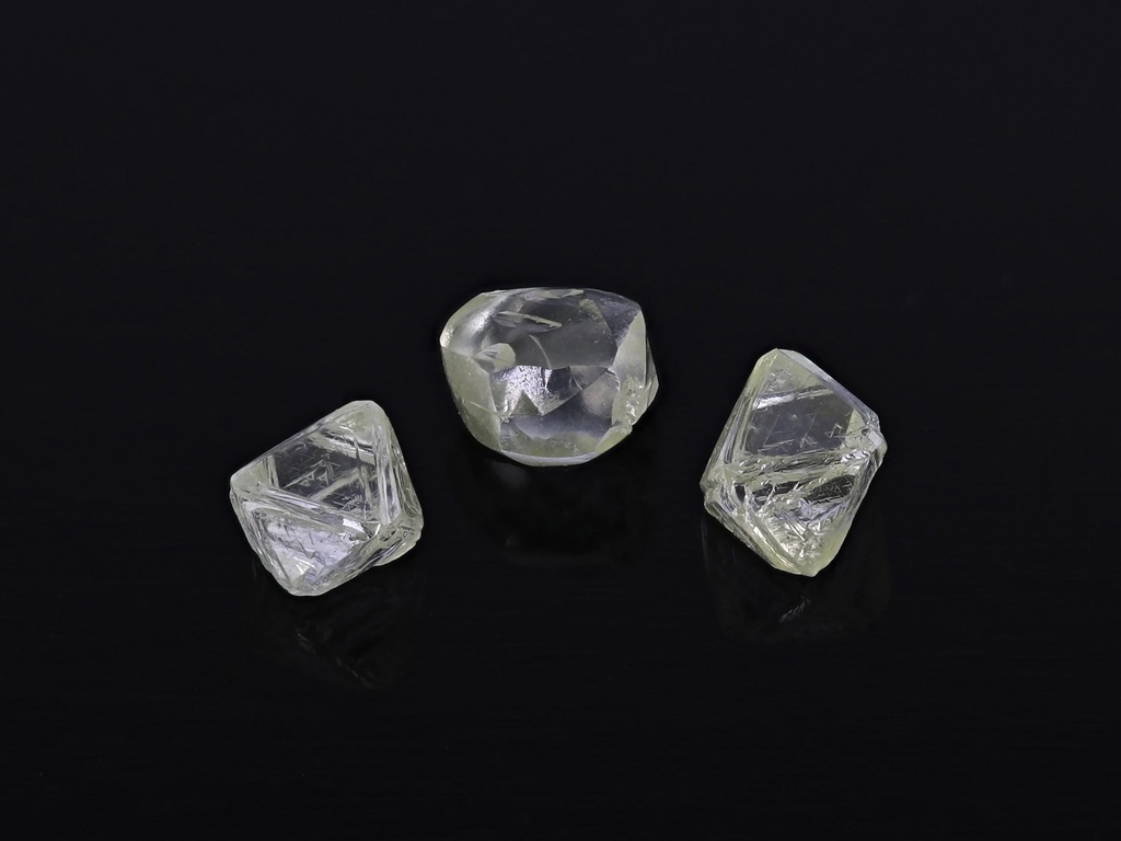 [DMFX0250X24] Diamond Crystals 2.5-3mm +/- set of 3
