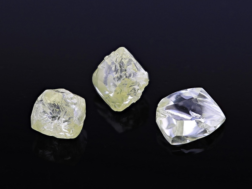 [DMFX0250X25] Diamond Crystals 2.5-3mm +/- set of 3