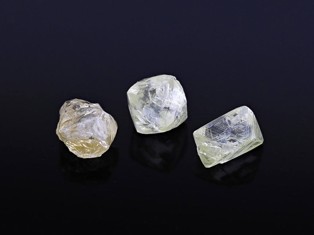 [DMFX0250X27] Diamond Crystals 2.5-3mm +/- set of 3