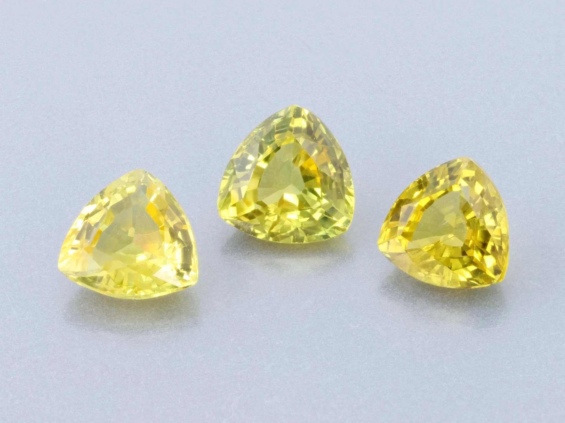 Yellow Sapphire 5.00mm +/- Trilliant Set of 3
